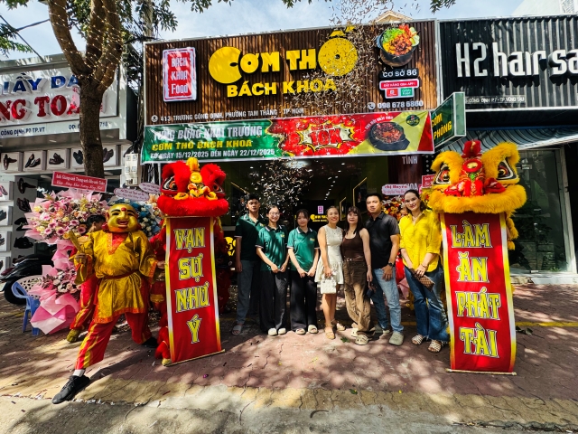 Múa lân khai trương