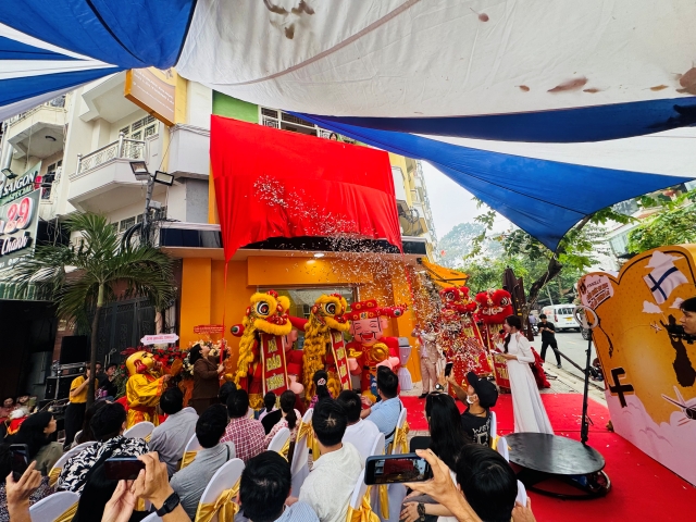 Múa lân Hùng Dũng