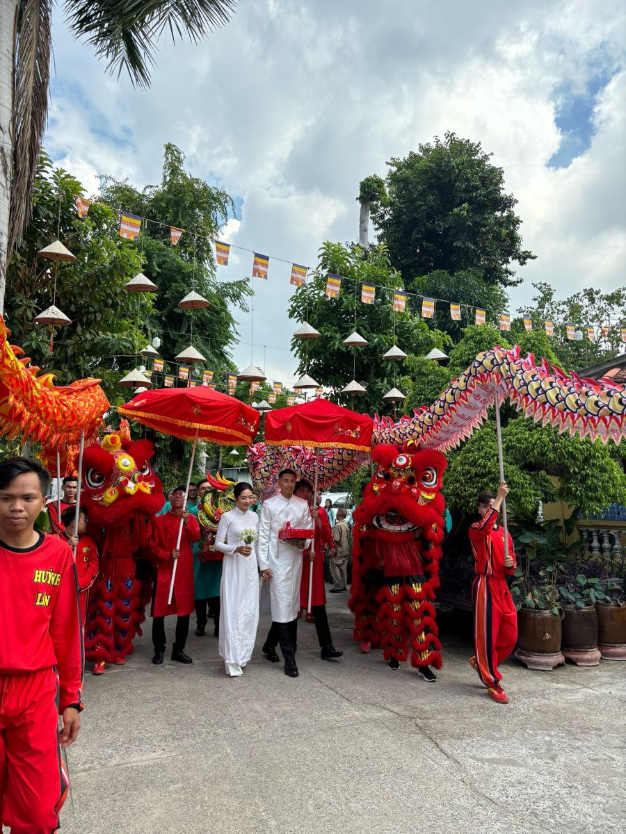 Múa lân đám cưới mừng thọ